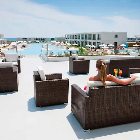 Отель Levante Beach 5*