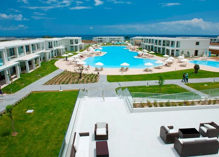 מלון Levante Beach 5*